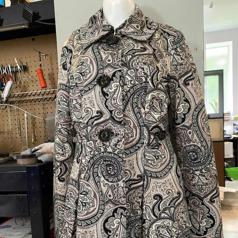 Ambition Paisley Black & White JACKET